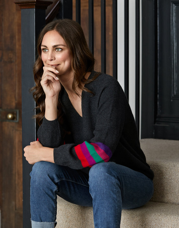 vicky v neck jumper - charcoal
