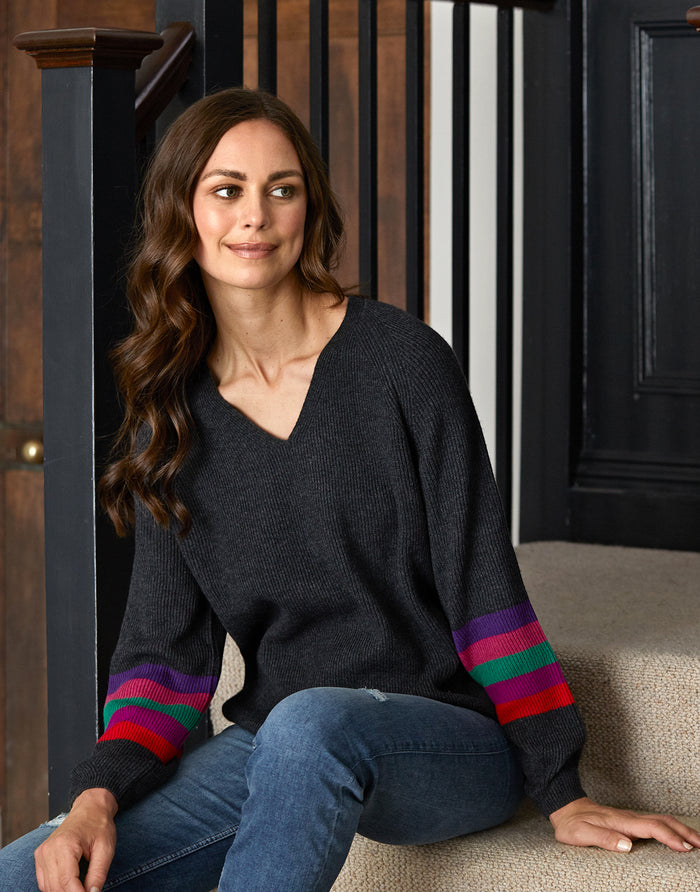 vicky v neck jumper - charcoal