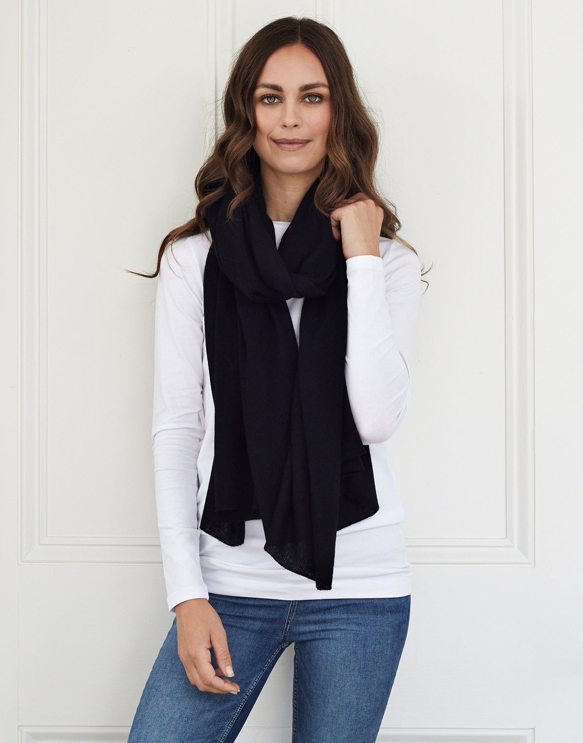 lola cashmere travel wrap - black