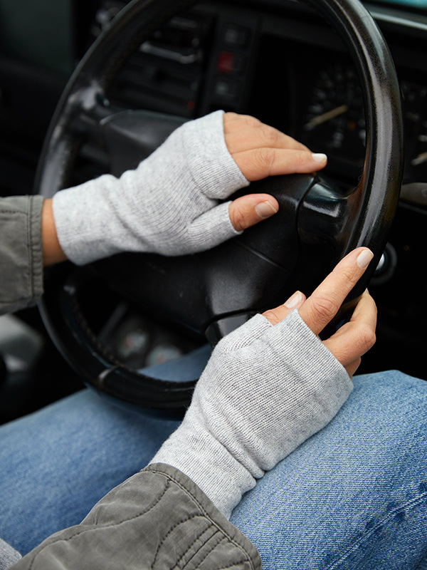 cashmere chunky wrist warmers - grey