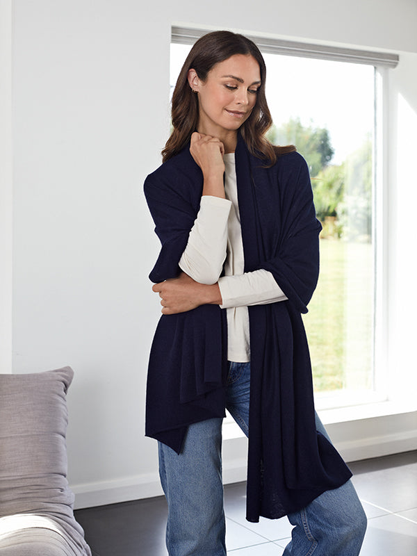 lola cashmere travel wrap - navy