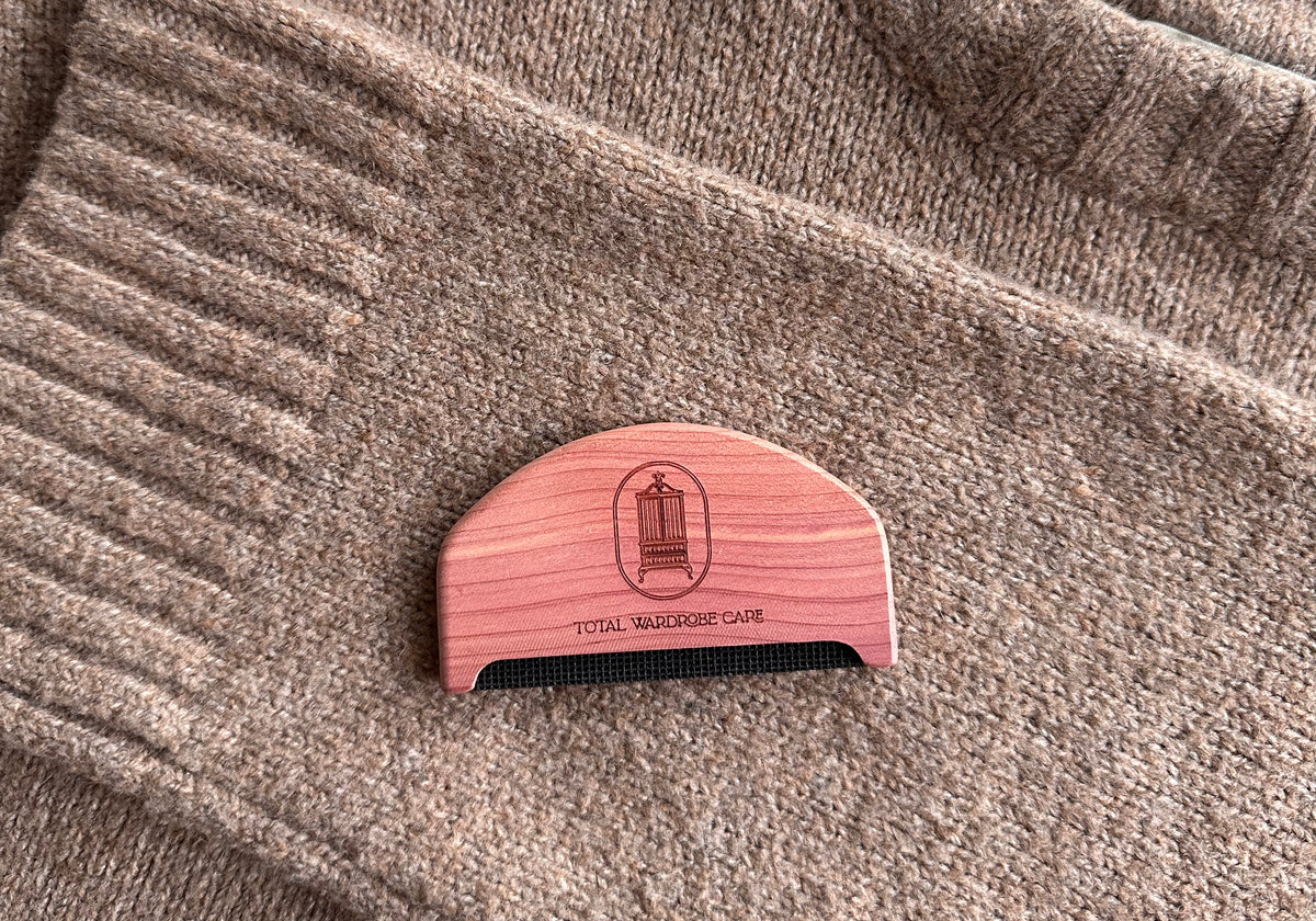 cedarwood knitwear comb