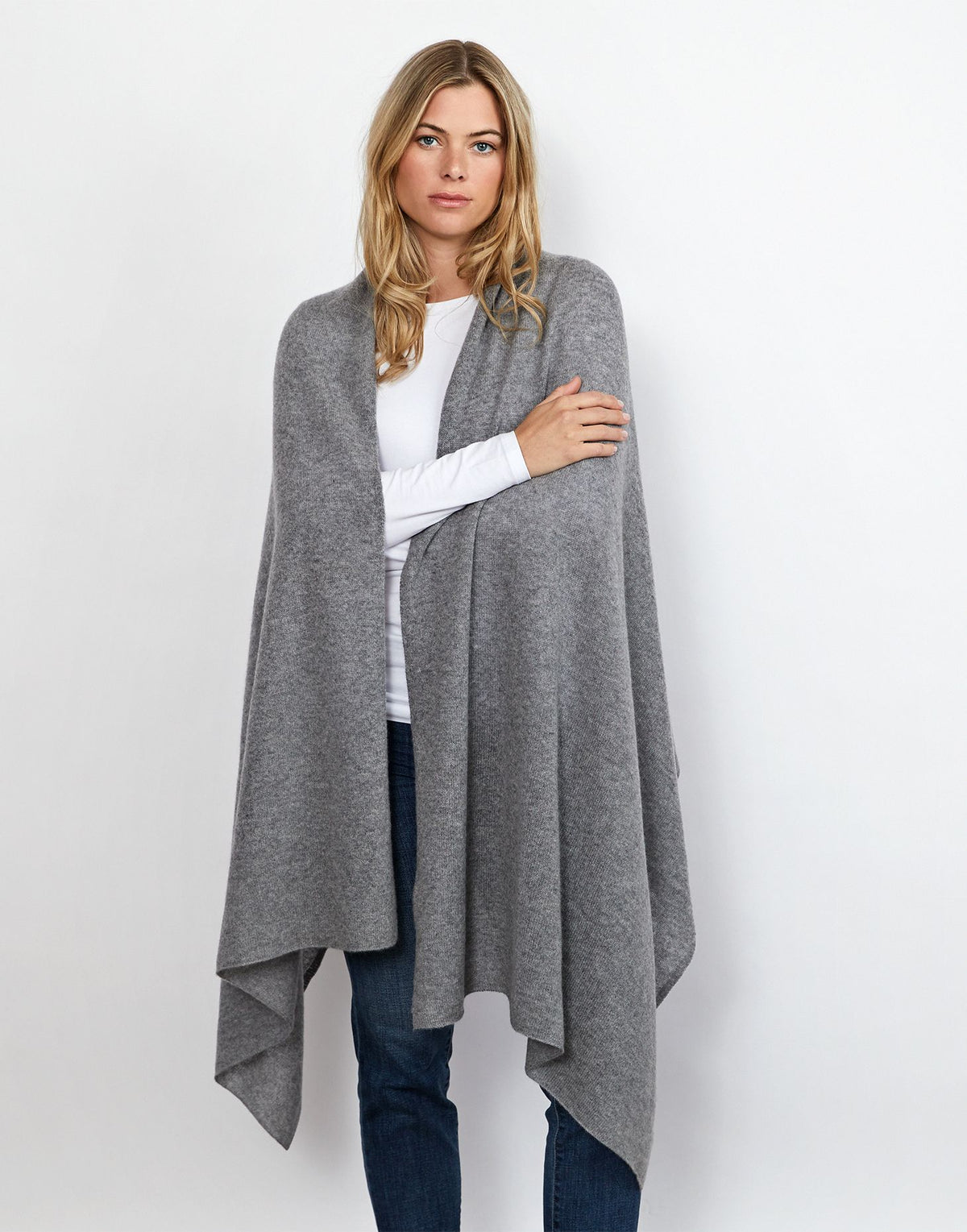 lola cashmere travel wrap - dark grey